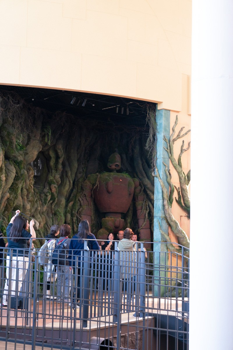 吉卜力公园的天空之城机器人兵，被藤蔓覆盖